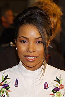 How tall is Paula Jai Parker?